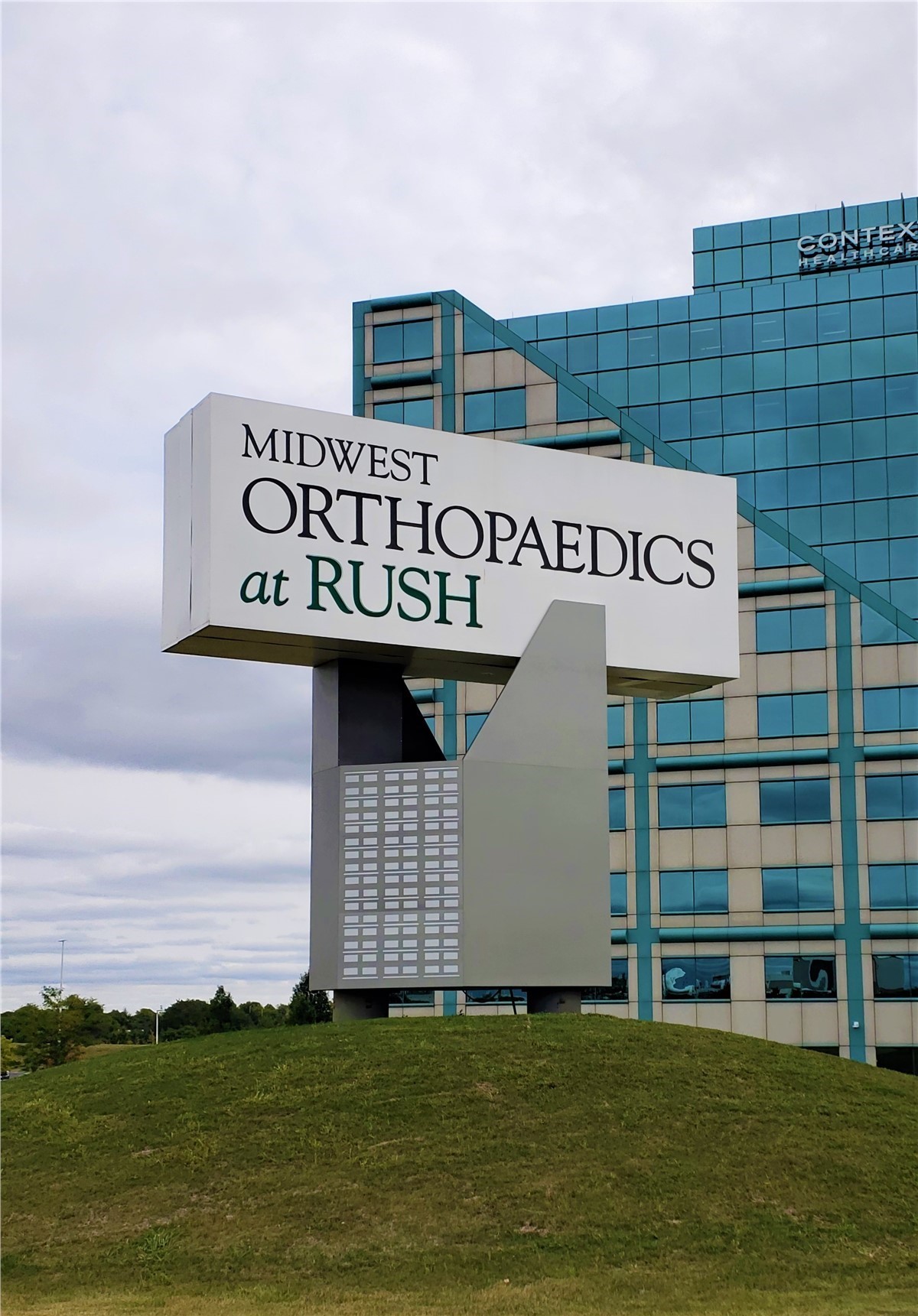 pylon signs pole signs