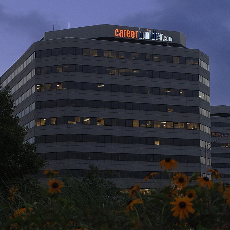 How Sign Installation Impacts Your Brand’s Visibility