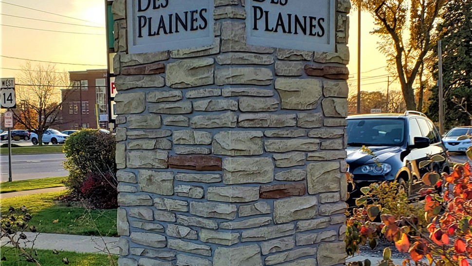 Electronic Message Centers, Pylon & Monument Project in Des Plaines, IL by Parvin-Clauss