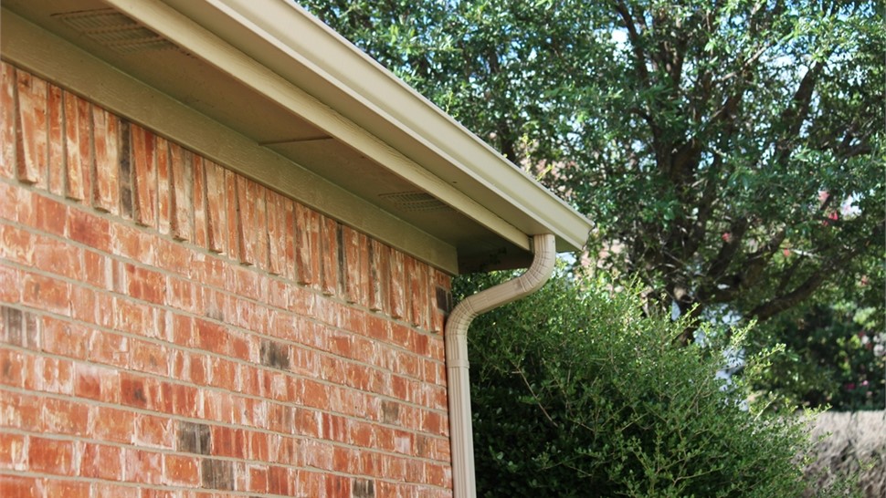 Seamless Gutters Photo 1