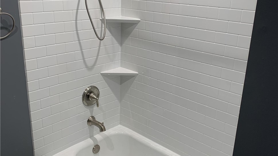 Baths - Tub Shower Combo Photo 17