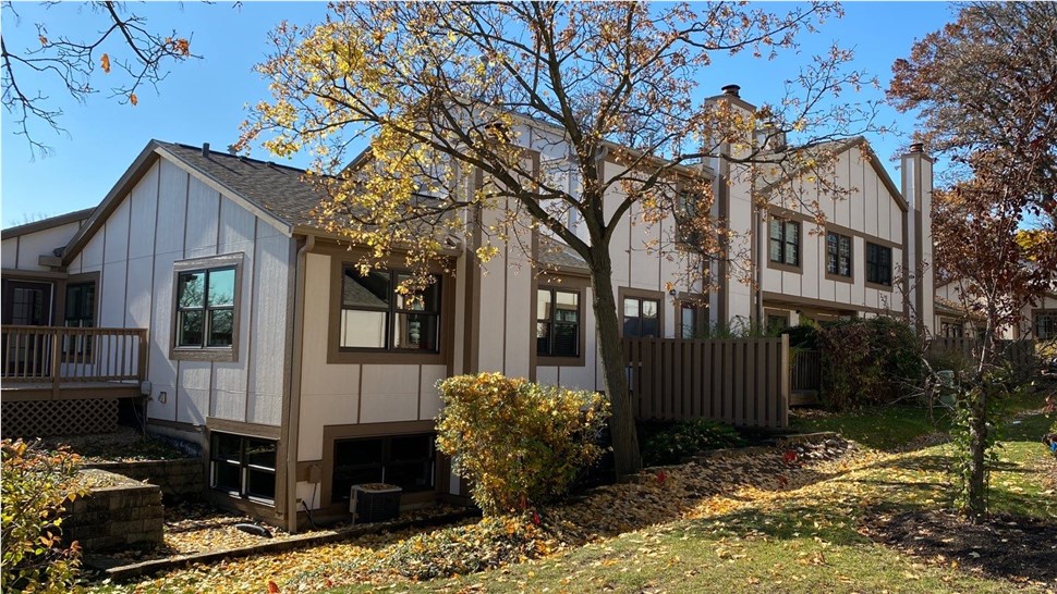 Multi-family-siding Photo 1