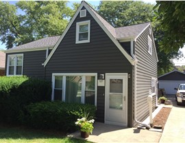 Siding - Vinyl Siding Photo 2