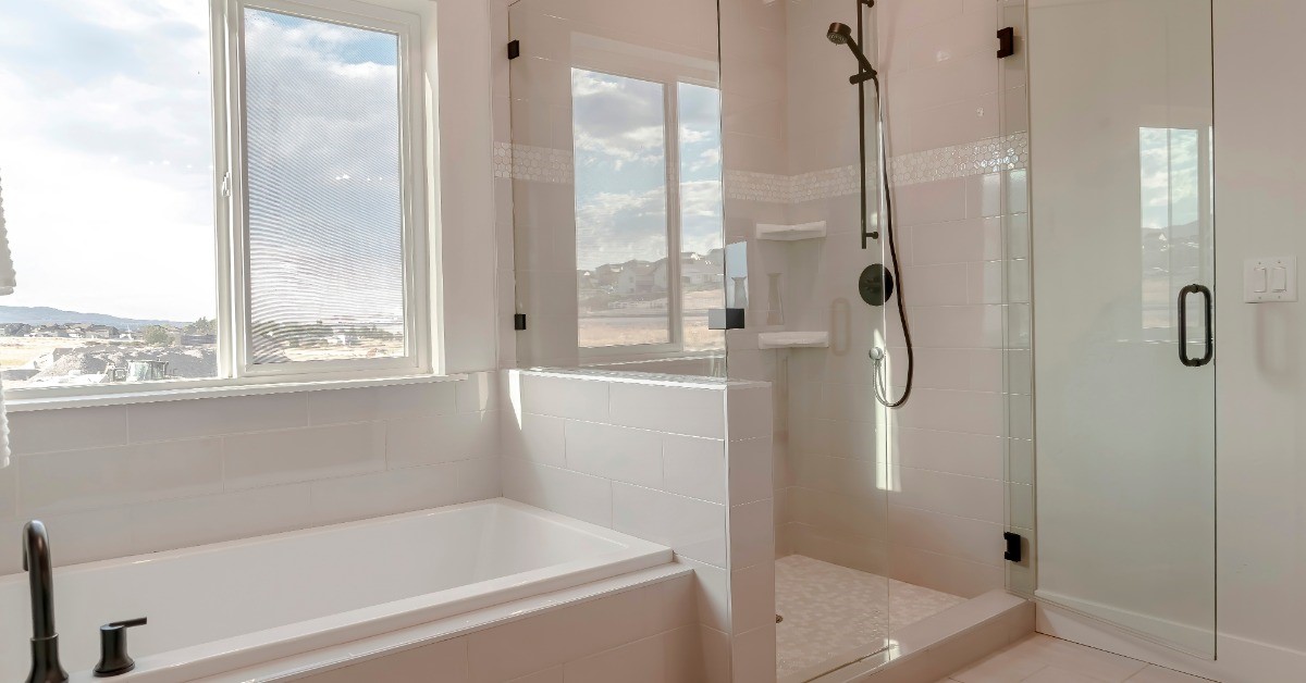 Walk-In Showers vs. Tub: Which Is Right for You?