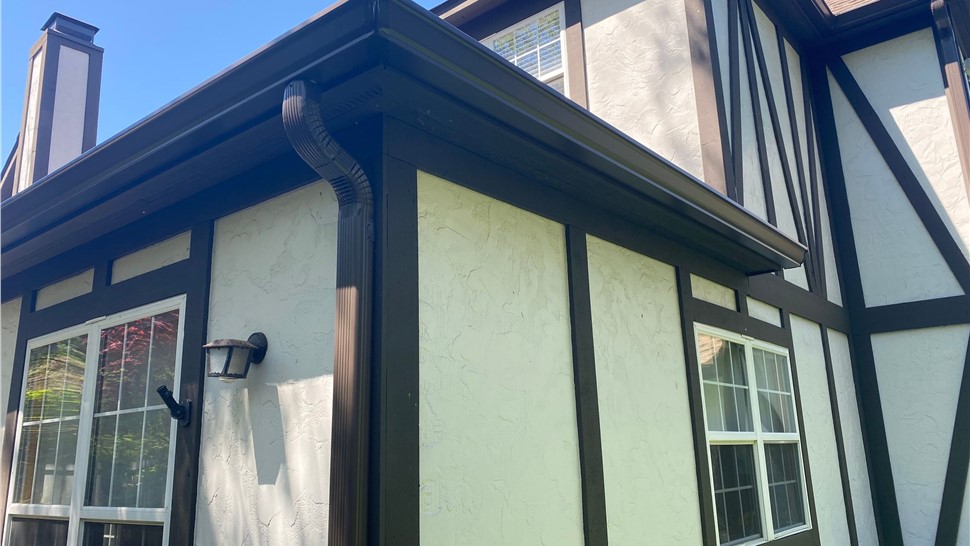 Gutters & Downspouts Photo 4