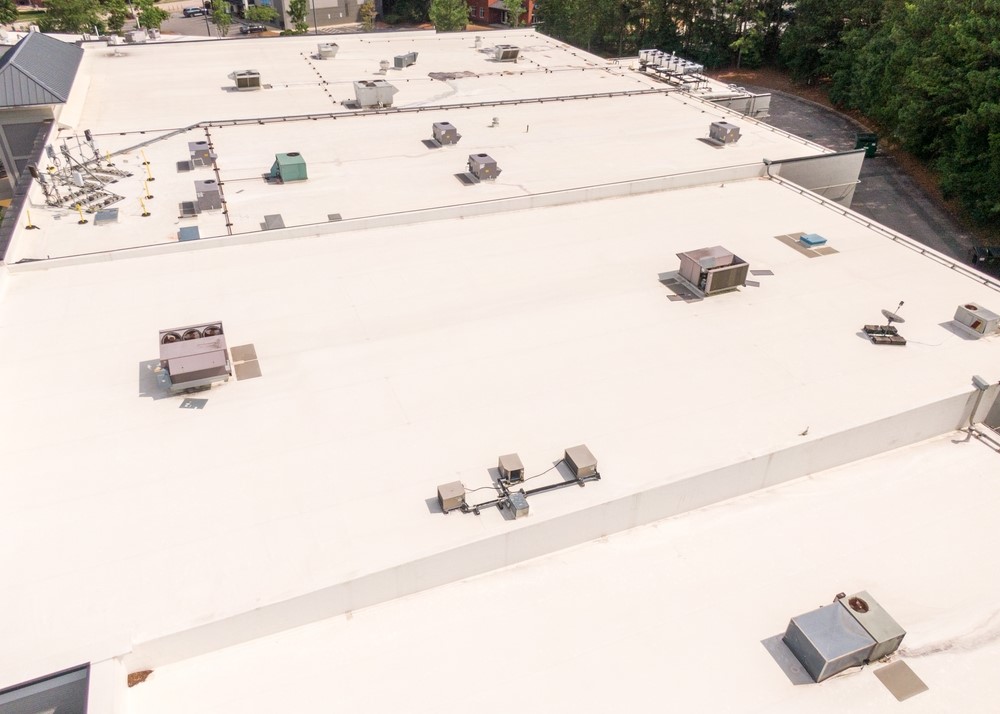 Austin Commercial Roofing FAQ: How Do Flat Roofs Hold Up in Extreme Texas Heat?