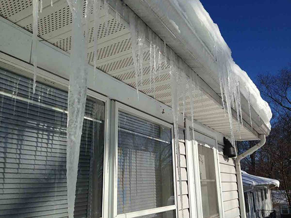 Best Practices for Arlington Roofing Why Icicles Aren’t a Good Thing