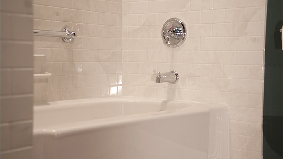 Bath Wall Surrounds Photo 1