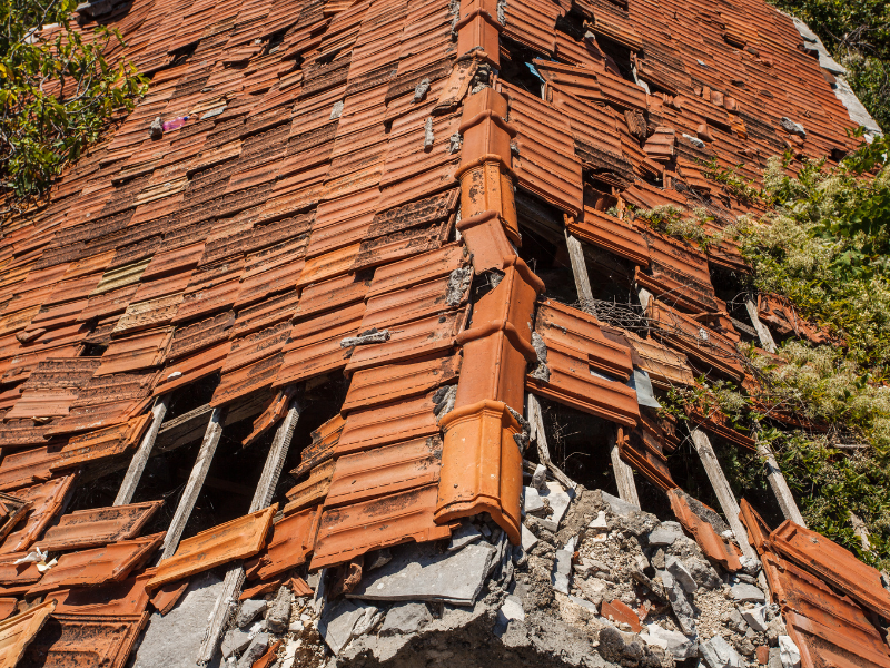 An image showing a damaged tile roof in San Antonio. 