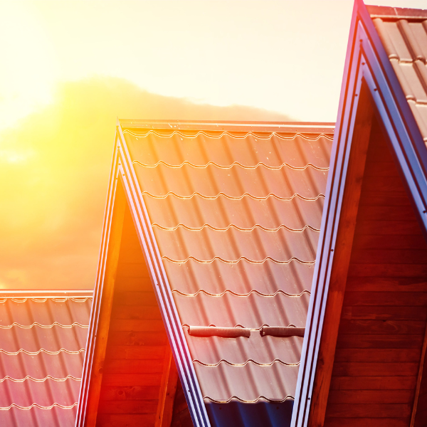 An image showing a metal roof enduring severe weather conditions like extreme heat.