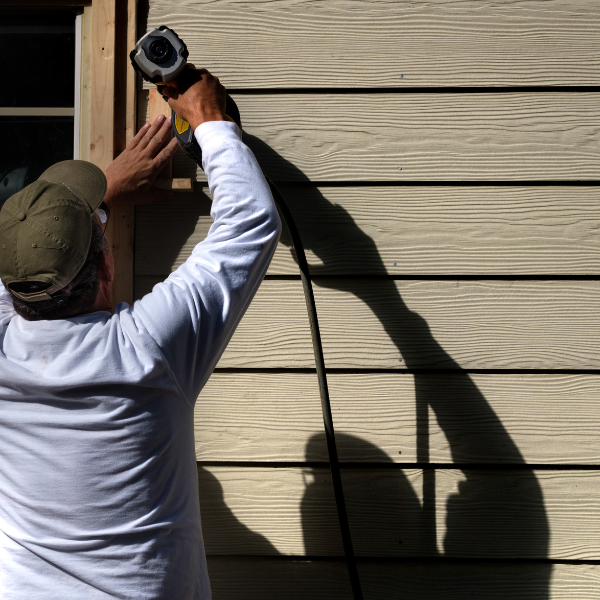 An image of horizontal siding installation on a house in San Antonio.