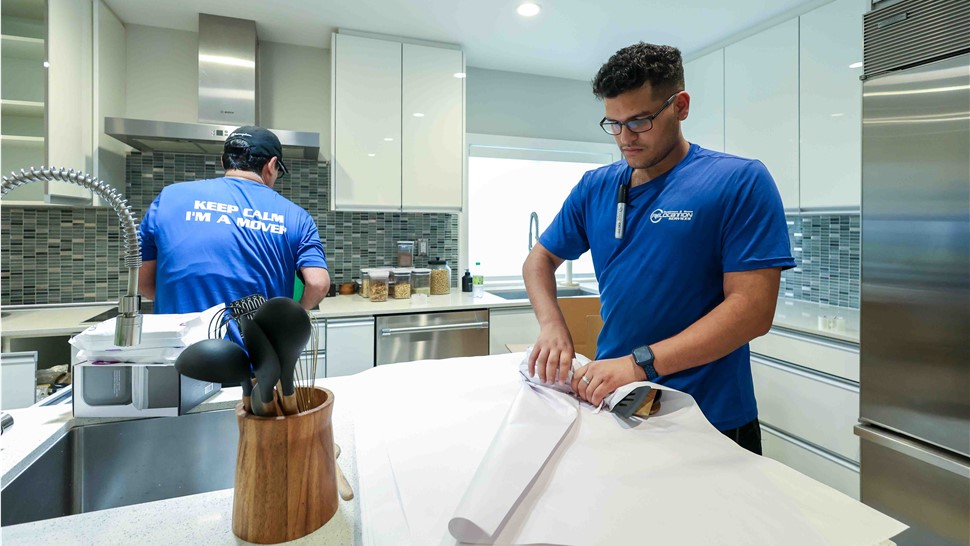 Packed kitchen for Miami apartment move