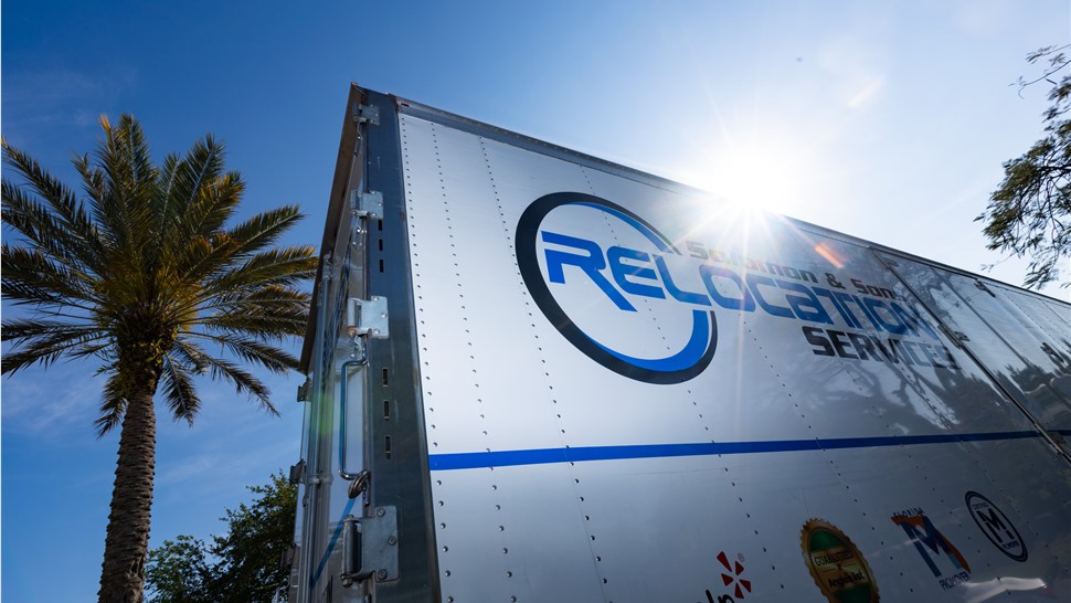 Long distance moving truck