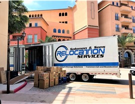 Packing Up a Florida Apartment Move into moving truck