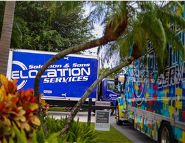 Florida moving trucks ready for full-service move