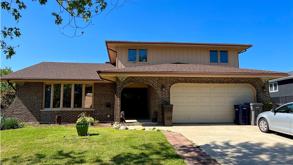 Doors, Gutters, Siding, Soffit and Fascia Project in Orland Park, IL by Stan's Roofing & Siding