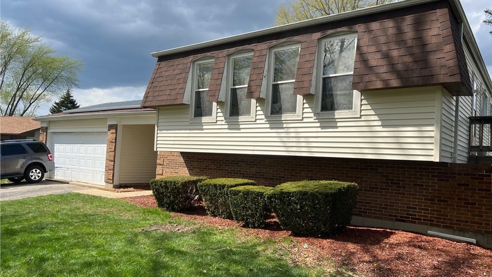 Siding Project in Bolingbrook, Illinois by Stan's Roofing & Siding