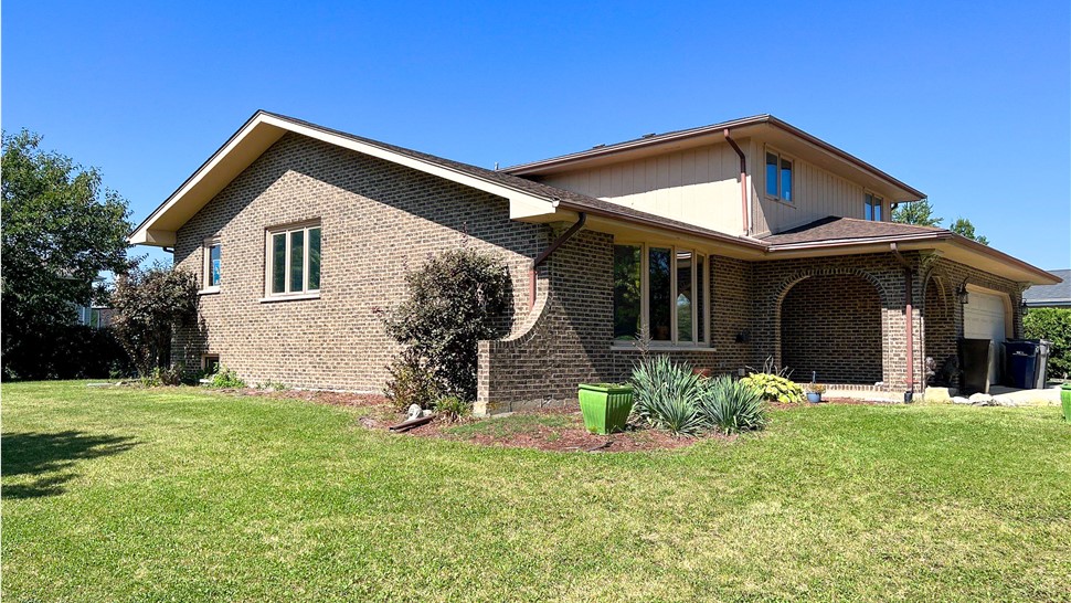 Doors, Gutters, Siding, Soffit and Fascia Project in Orland Park, IL by Stan's Roofing & Siding