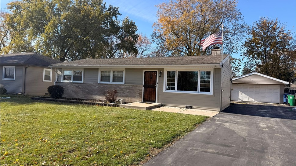 Siding Project in Bridgeview, Illinois by Stan's Roofing & Siding