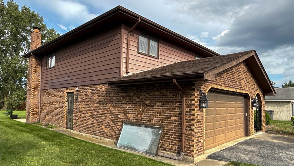 Siding Project in Matteson, IL by Stan's Roofing & Siding