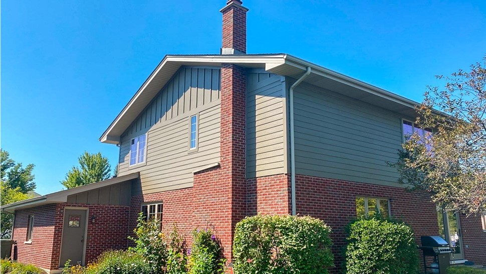 Siding Project in Tinley Park, IL by Stan's Roofing & Siding