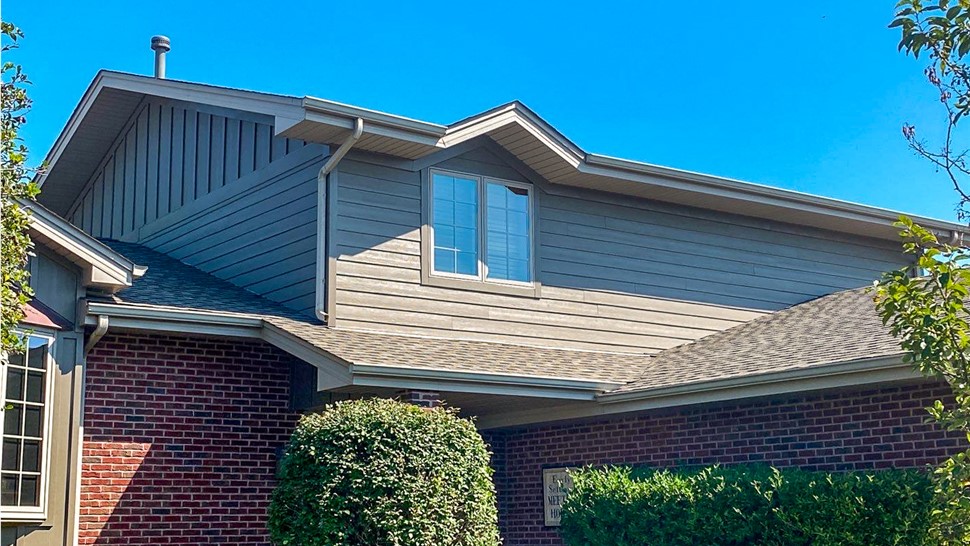 Siding Project in Tinley Park, IL by Stan's Roofing & Siding