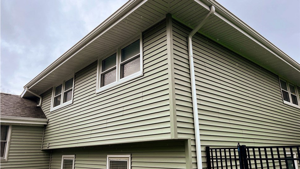 Gutters, Siding, Soffit and Fascia Project in Mokena, IL by Stan's Roofing & Siding
