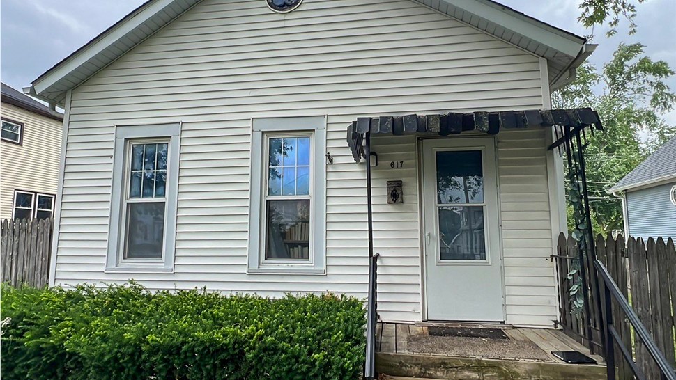 Siding Project in Joliet, IL by Stan's Roofing & Siding