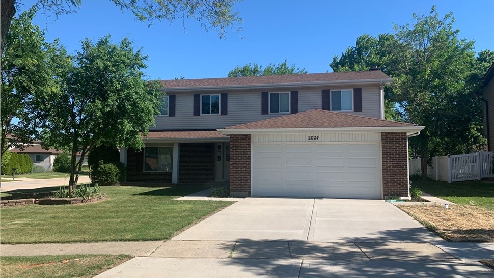 Siding Project in Woodridge, Illinois by Stan's Roofing & Siding