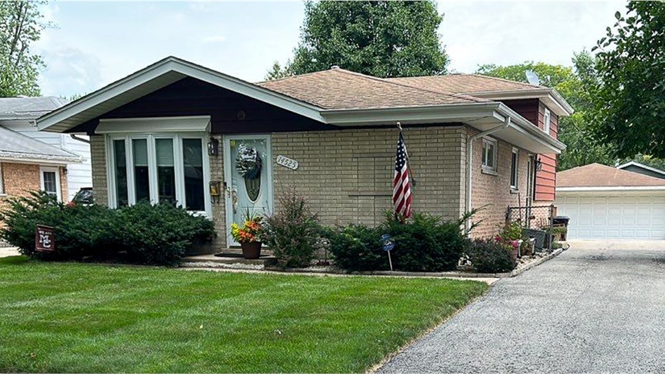 Siding Project in Midlothian, IL by Stan's Roofing & Siding