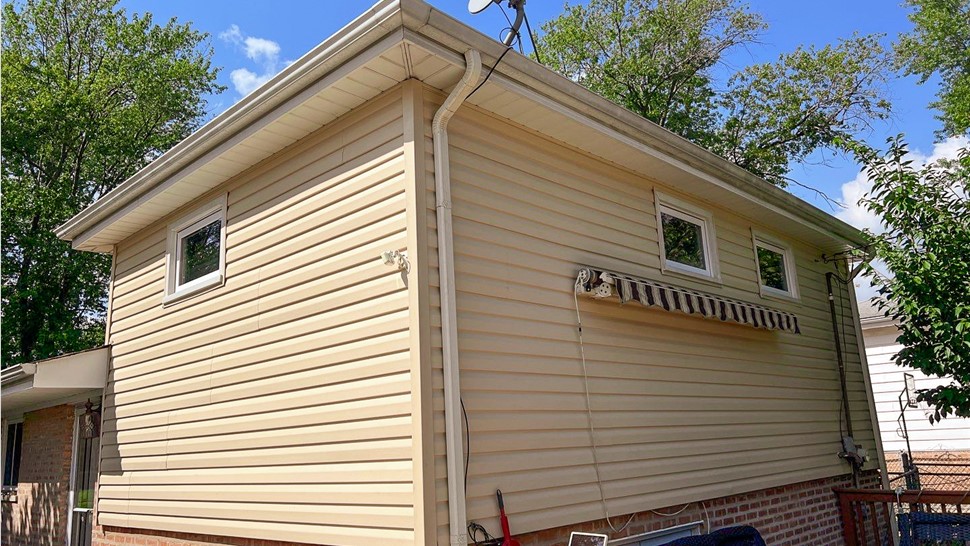 Siding Project in Midlothian, IL by Stan's Roofing & Siding