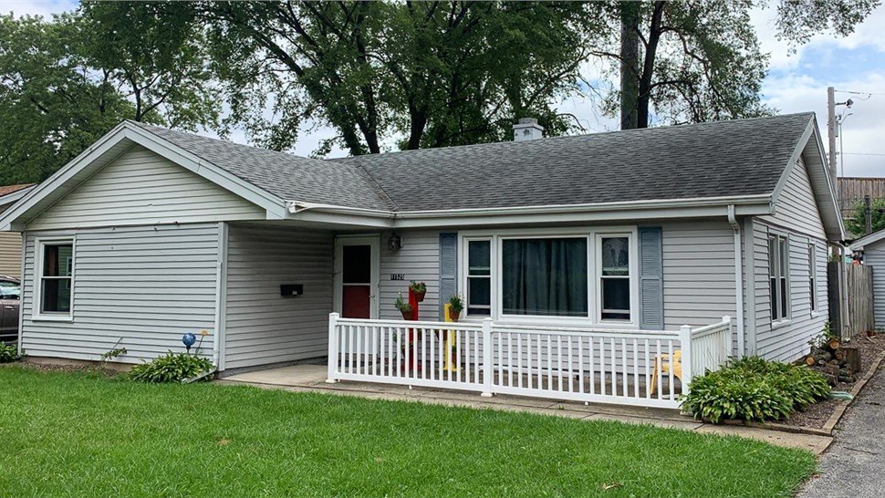 Gutters, Roofing, Siding, Soffit and Fascia Project in Worth, IL by Stan's Roofing & Siding