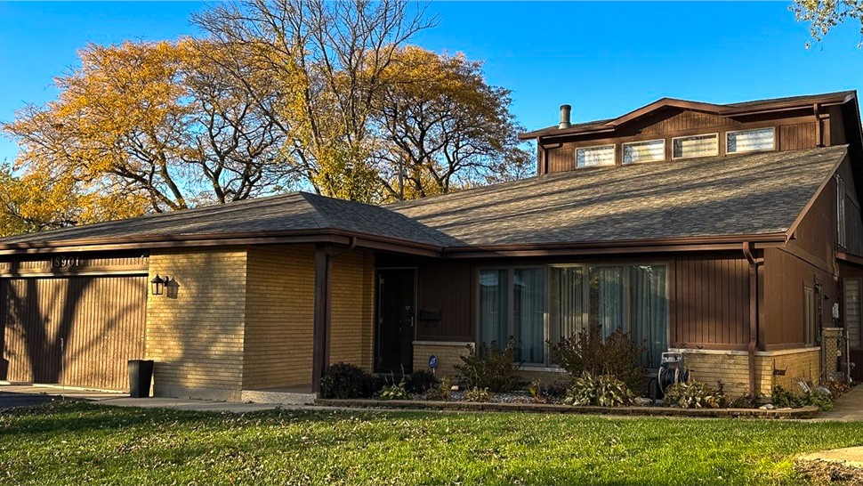 Gutters, Siding, Soffit and Fascia Project in Homewood, IL by Stan's Roofing & Siding