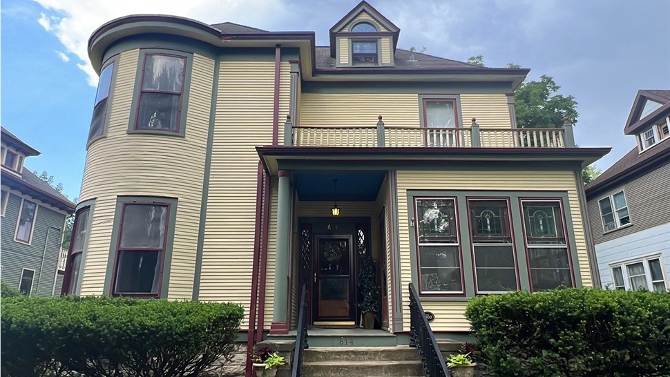 Siding Project in Joliet, IL by Stan's Roofing & Siding