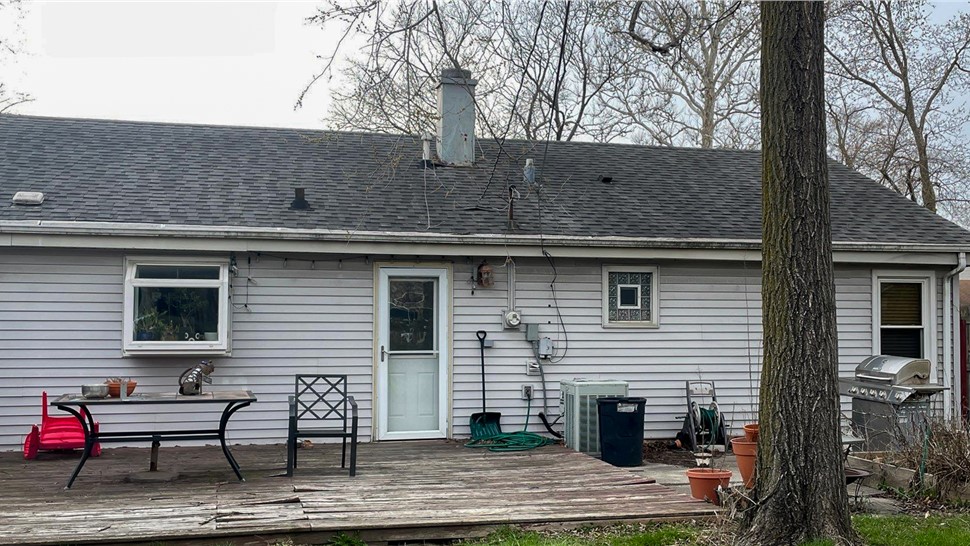 Gutters, Roofing, Siding, Soffit and Fascia Project in Worth, IL by Stan's Roofing & Siding