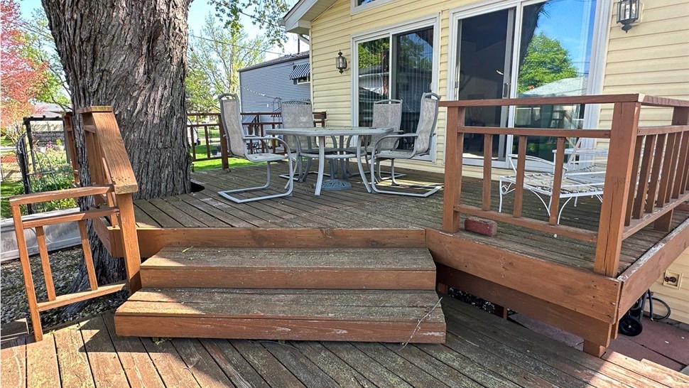 Decks Project in Oak Lawn, IL by Stan's Roofing & Siding