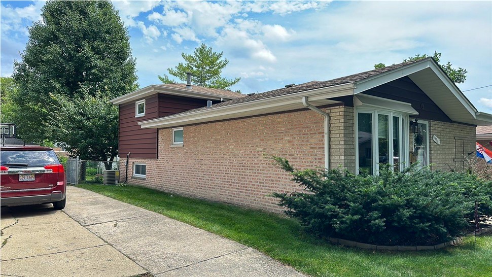 Siding Project in Midlothian, IL by Stan's Roofing & Siding