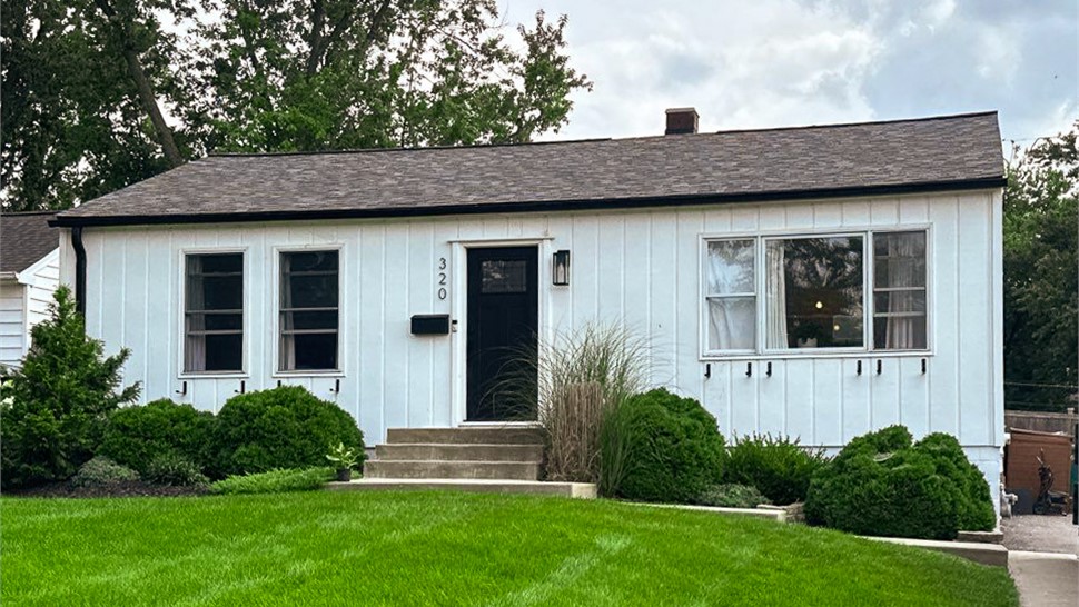 Siding Project in Lemont, IL by Stan's Roofing & Siding