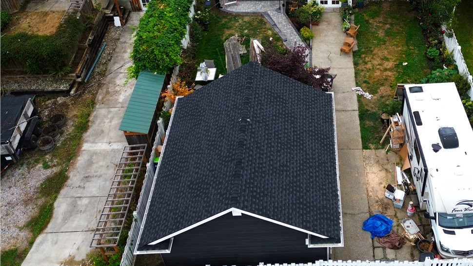 Everett WA garage roof replacement GAF charcoal shingles front aerial