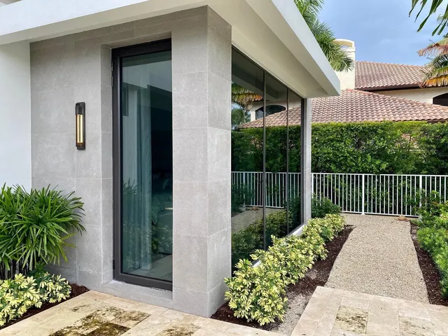 ES Windows vs Mr. Glass: What South Florida Homeowners Should Know