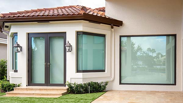 Common Mistakes South Florida Homeowners Make When Choosing Impact Windows
