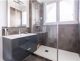 Barrier-Free Showers Photo 61