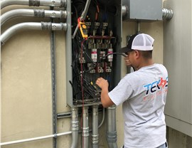 Emergency Electrician Photo 4