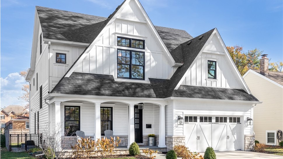 Black windows Photo 1