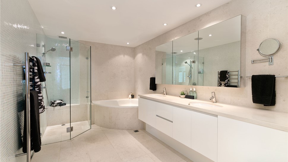 Bathroom Remodeling - Shower Enclosures Photo 1