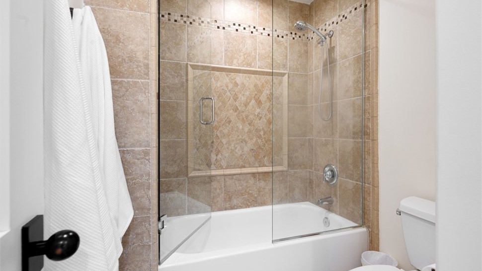 Bathtub to Shower Conversion Photo 78