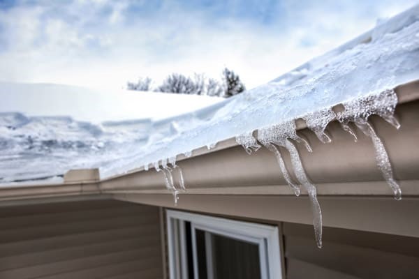 5 Winter Roofing Problems Pittsburgh Homeowners Should Watch For