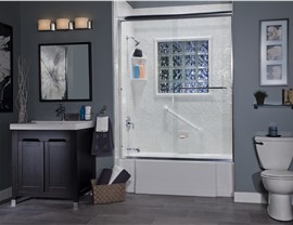 Bathtub Replacement Photo 4