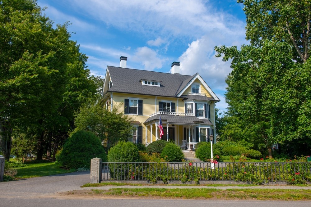 How Long Does a Roof Really Last? (By Material, Climate & Maintenance)