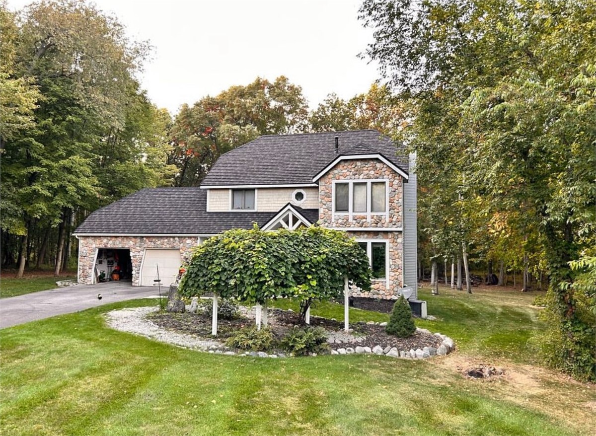 Roof replacement in Grand Rapids, MI